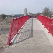 Neubau Fußgängerbrücke über die Pleiße in Regis-Breitingen