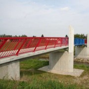 Neubau Fußgängerbrücke über die Pleiße in Regis-Breitingen