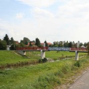 Neubau Fußgängerbrücke über die Pleiße in Regis-Breitingen